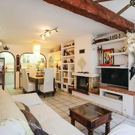 Holiday home Looking For Paradise
